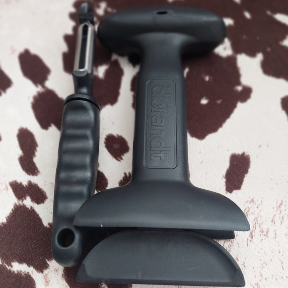 Kitchen Food Chopper, Peeler and Pot Holders - Picture 4 of 8